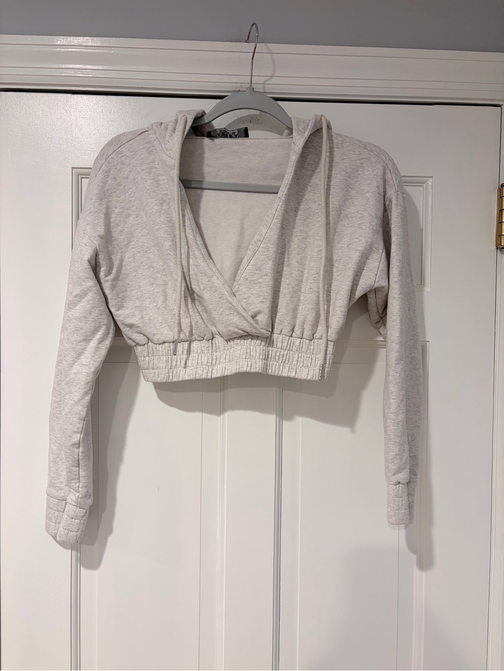 AKIRA Cropped Hoodie Top Small Gray V-Neck Long Sleeve Lounge